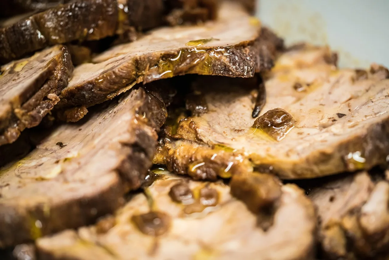 Arrosto tenero e succoso: il trucco che pochi conoscono per una cottura perfetta